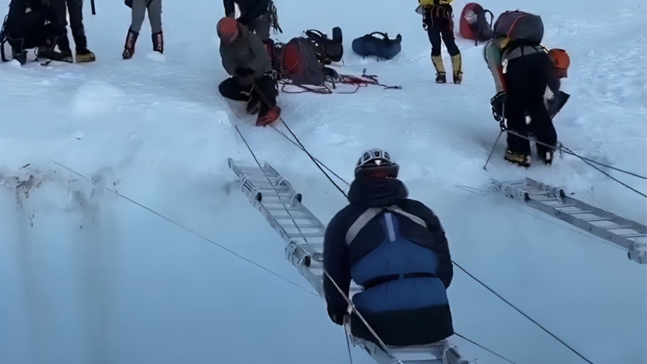 Rustam Nabiev Climbing