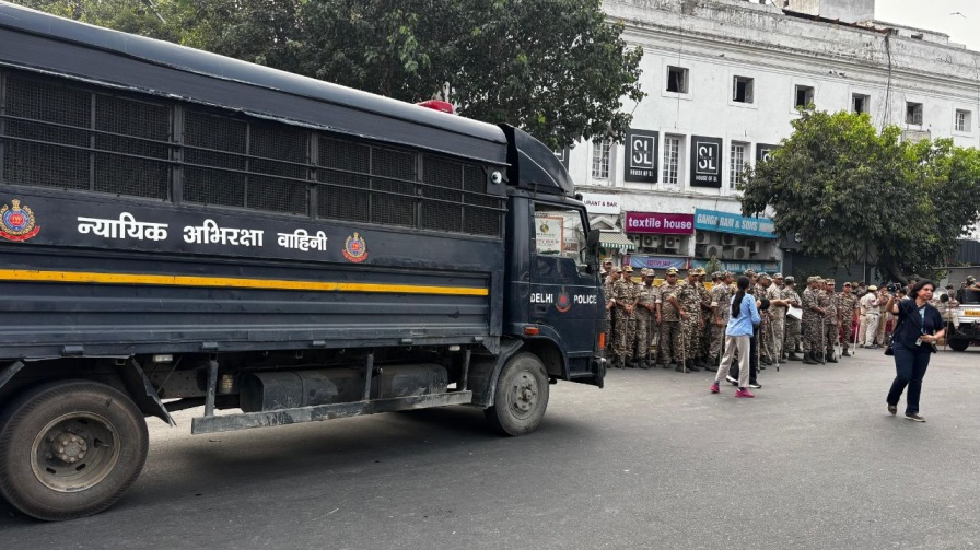 Delhi protest, Connaught Place Protest, दिल्ली