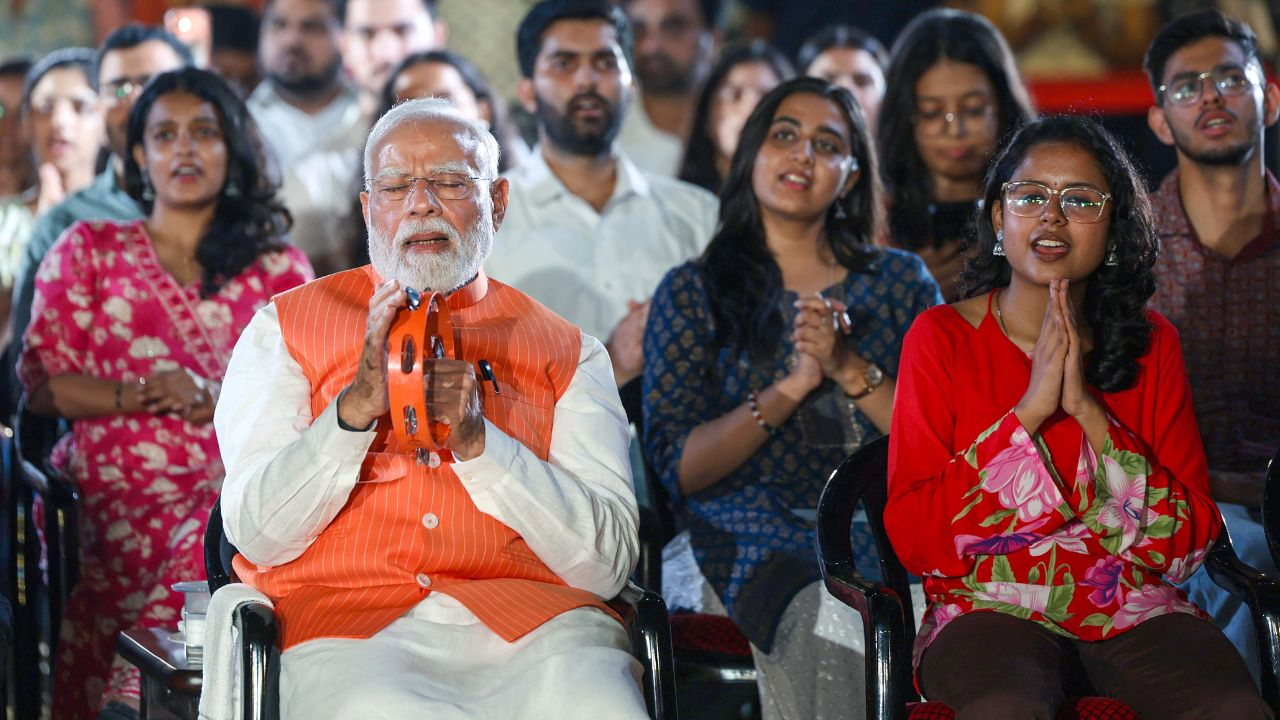  Bhajan Clubbing, Bhajan Clubbing India, PM Modi