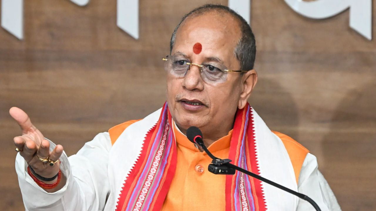 बिहार सरकार के कृषि मंत्री विजय कुमार सिन्हा