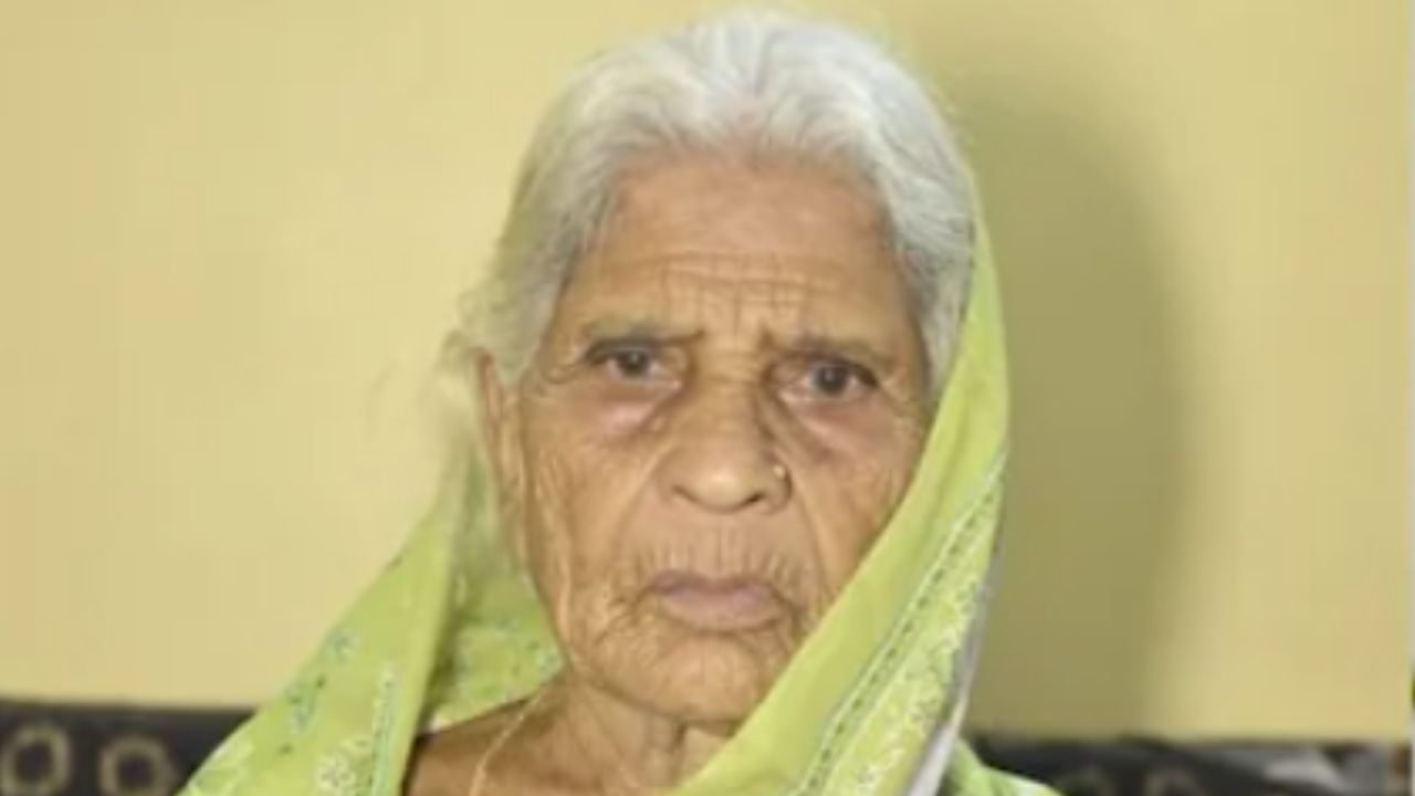  Gangabai Savji Sakhare