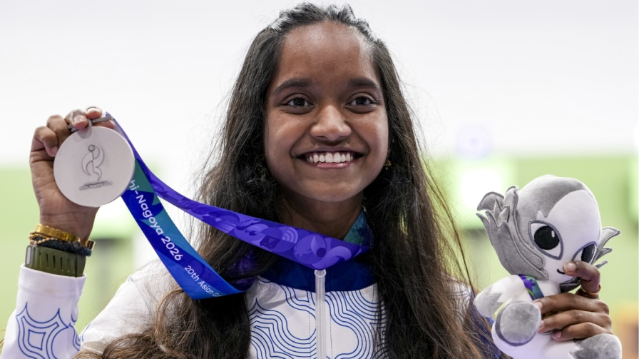 elavenil valarivan asian games silver