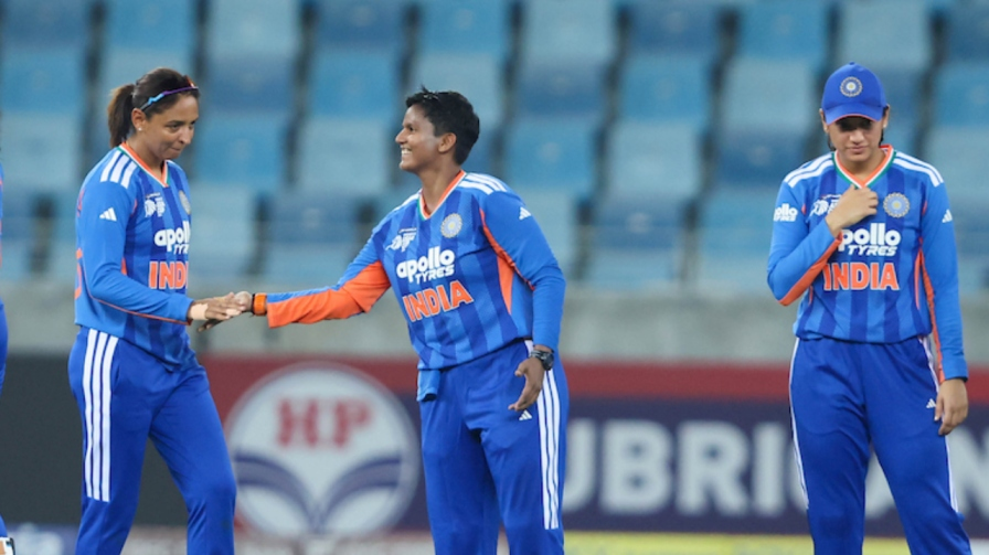 Harmanpreet Kaur Deepti Sharma Smriti Mandhana
