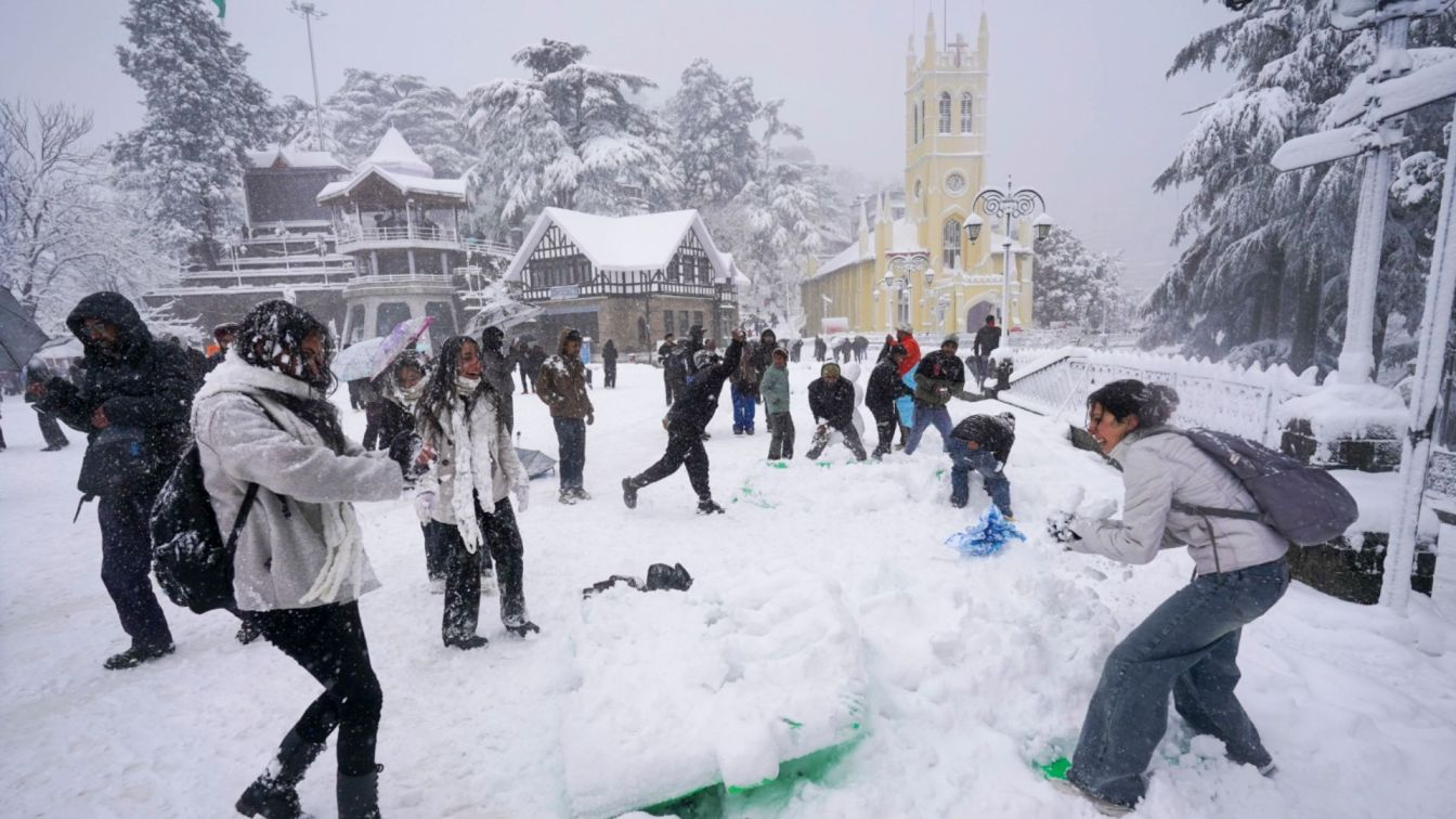 snow-fight during snowfall