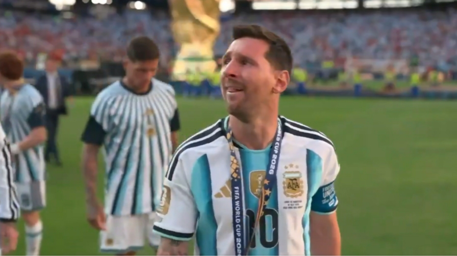 lionel messi crying