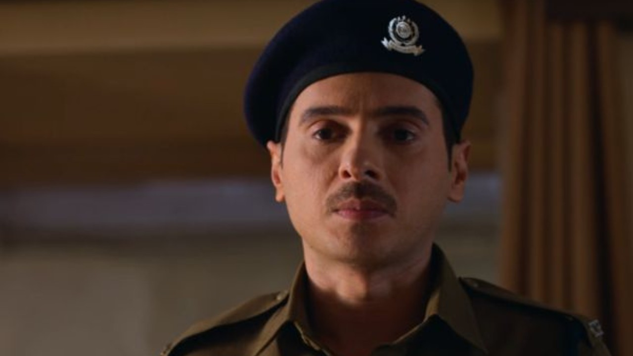 Divyendu Sharma in 'Waiting Hai'