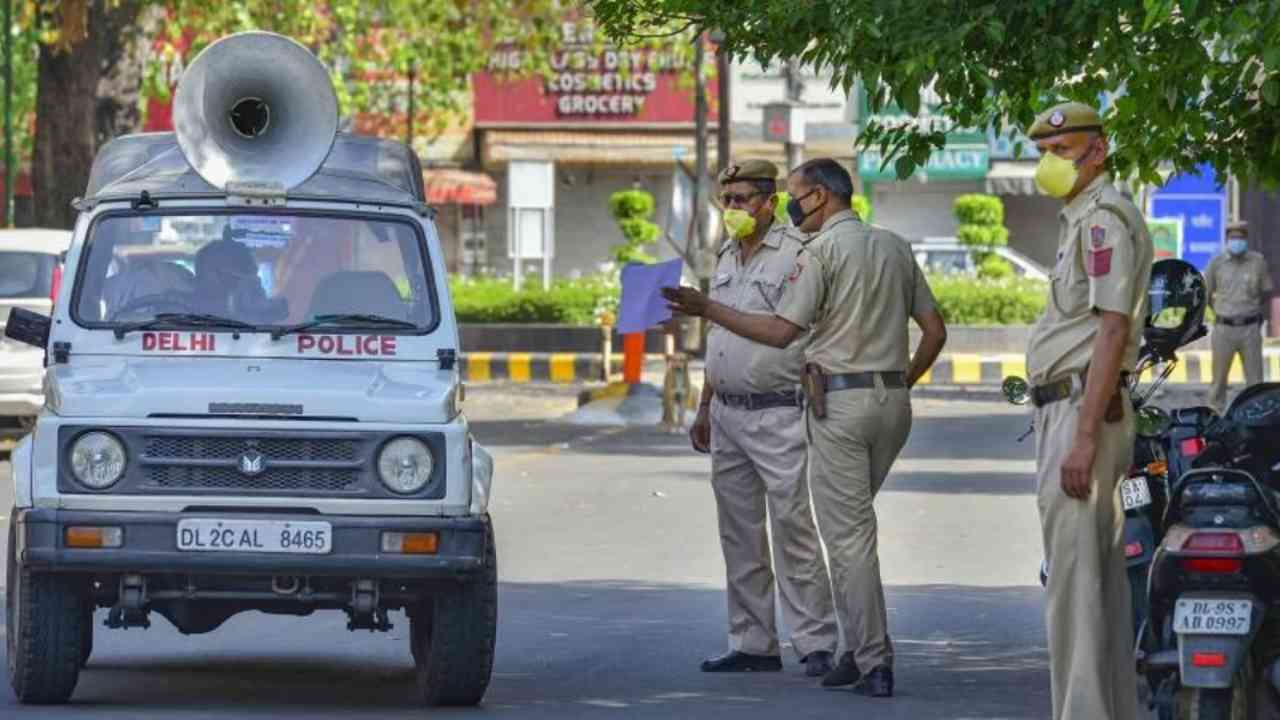 bomb threats class 12th arrested 