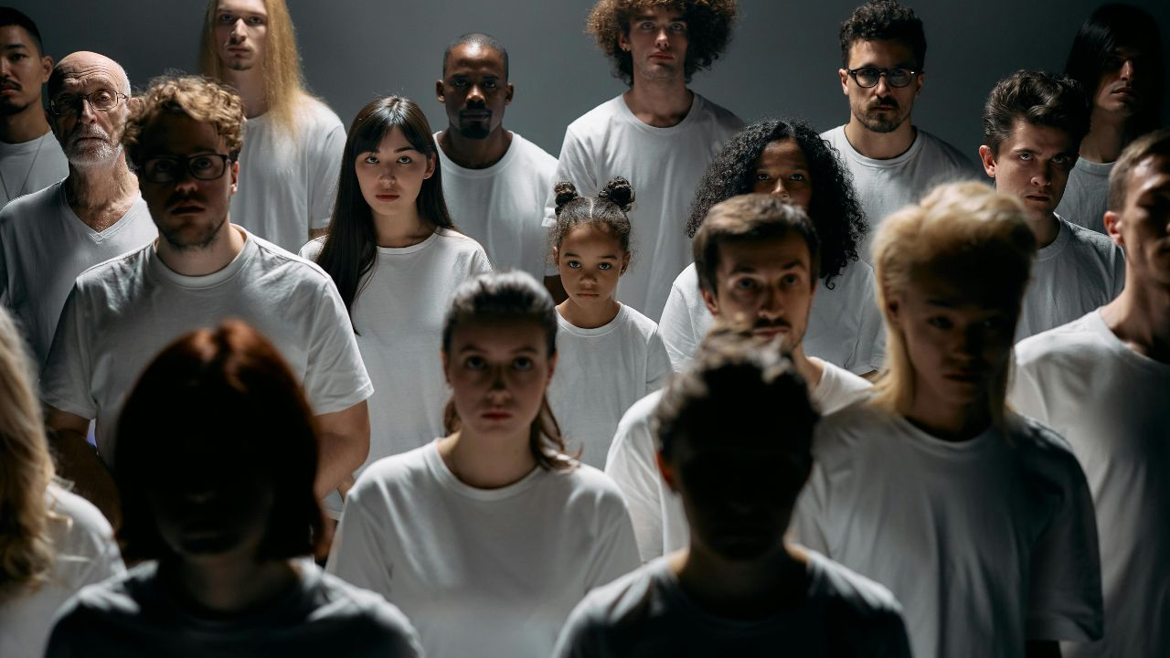what is Dissociative identity disorder disease and their symptoms 