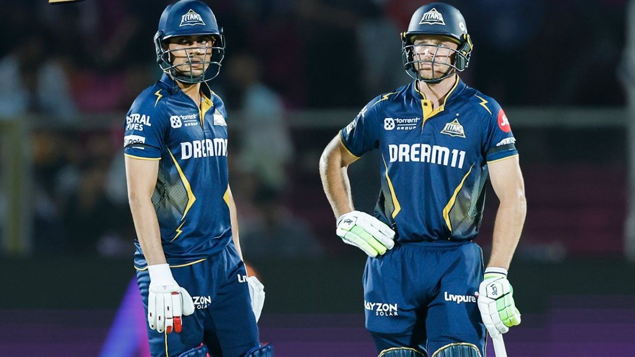RR vs GT Live Score