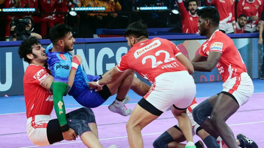 Devank Dalal vs Gujarat Giants