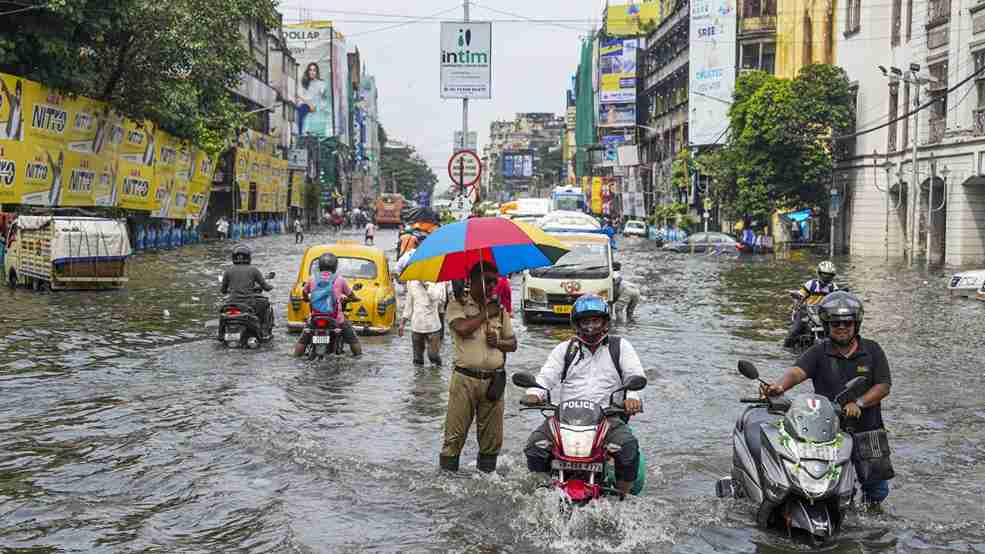 Kolkata rain । Photo Credit: PTI