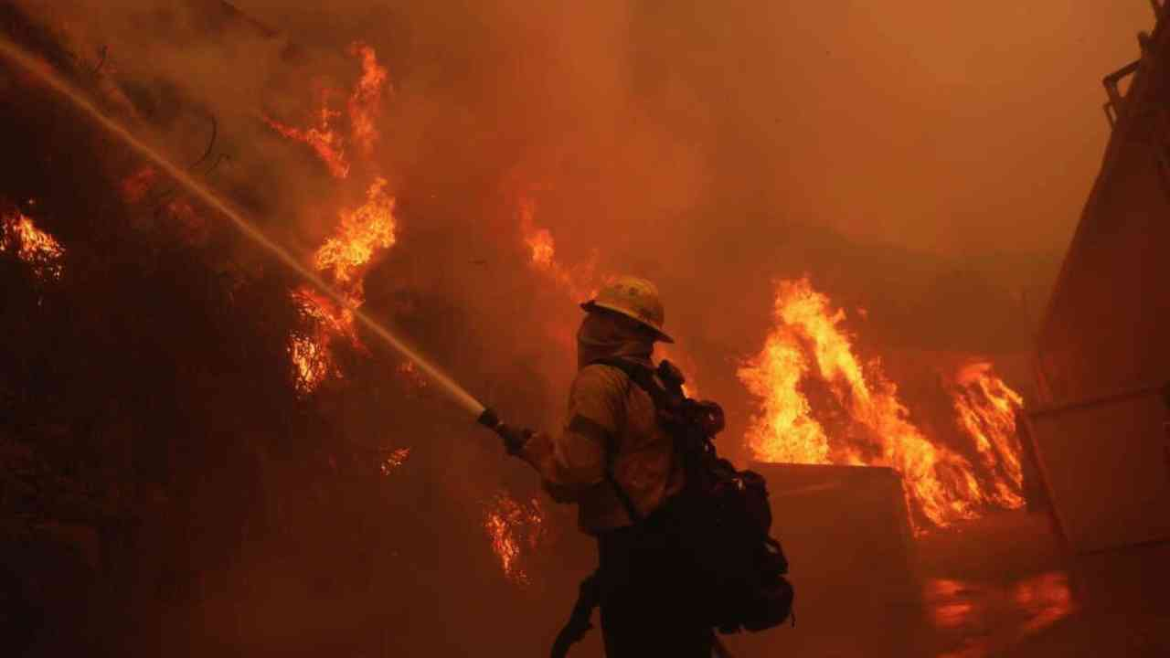 los angeles fire update news 