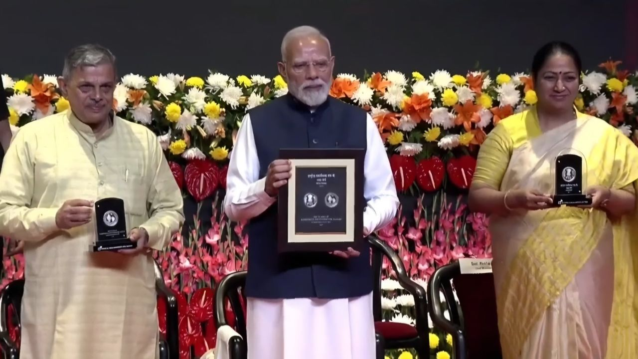 rss 100 rs coin