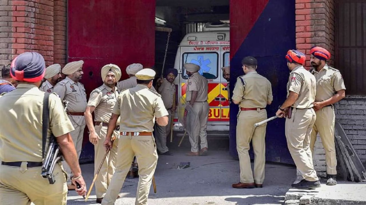 Mohali night looting case