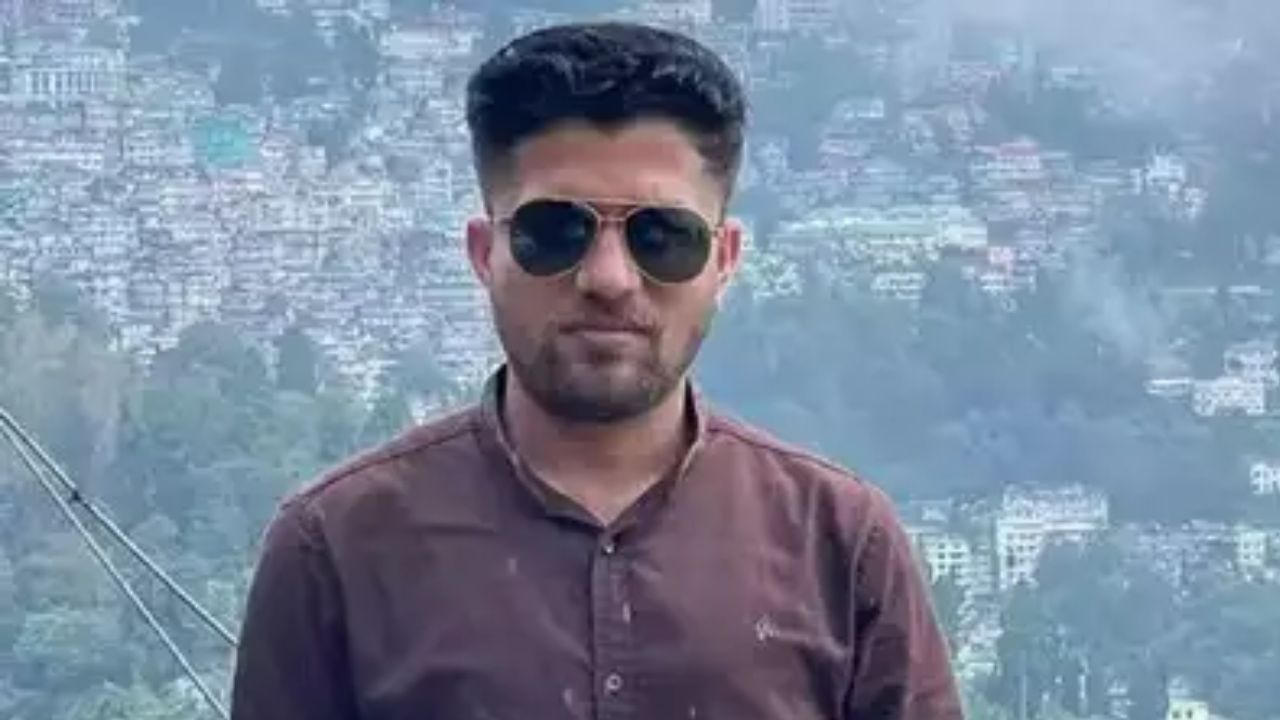 Mukehs chandrakar : Social Media : X