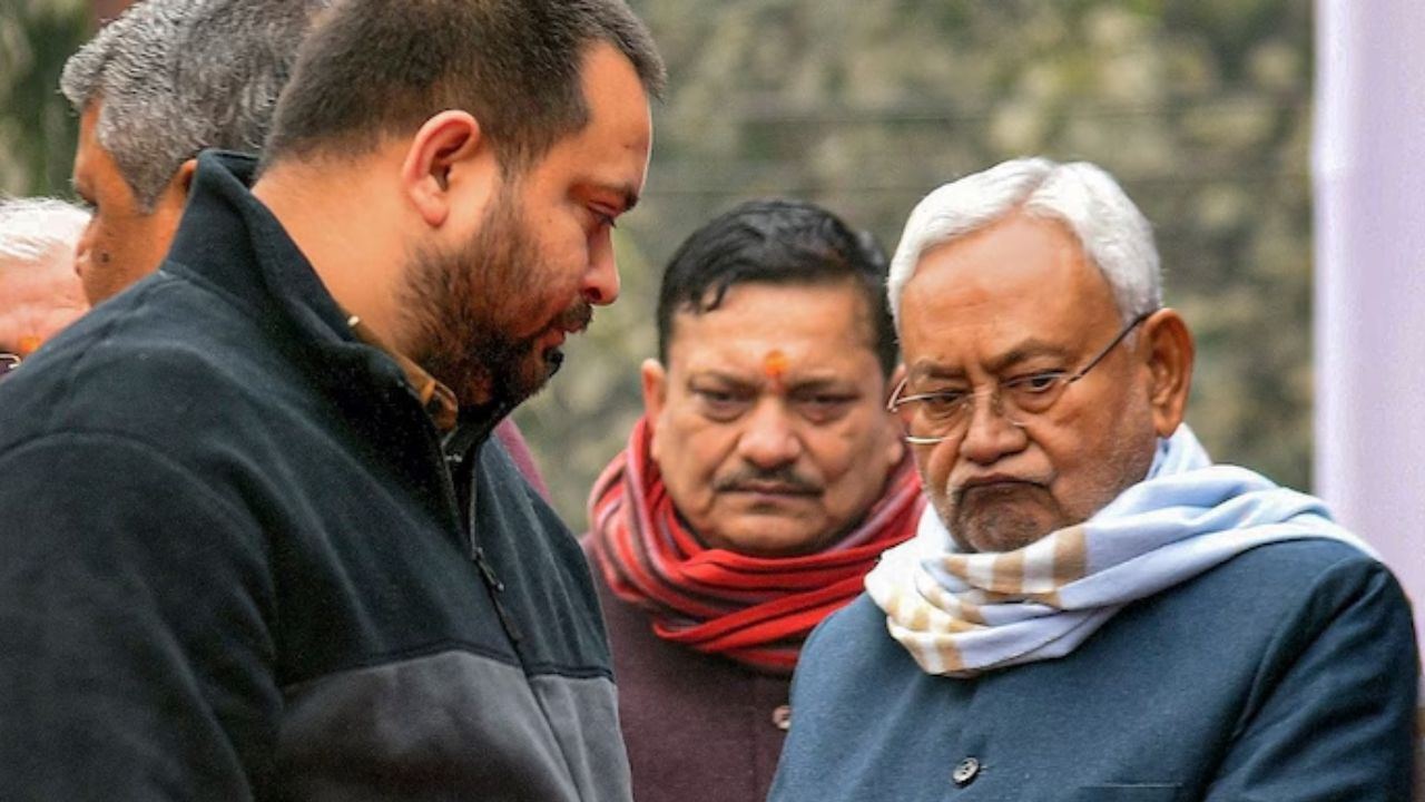 तेजस्वी यादव और नीतीश कुमार । Photo Credit: PTI