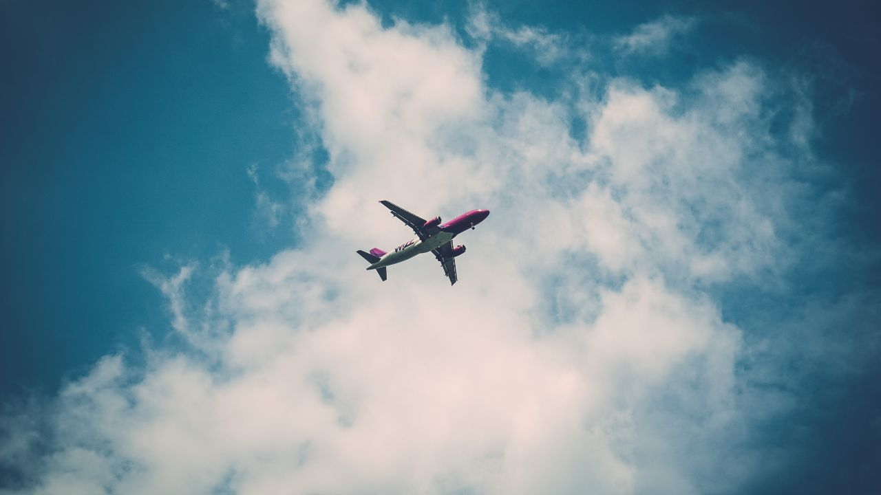 Image of airplane