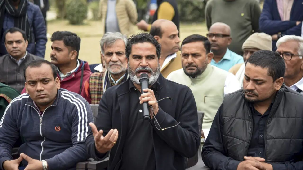 Prashant kishor addressing press conference : PTI