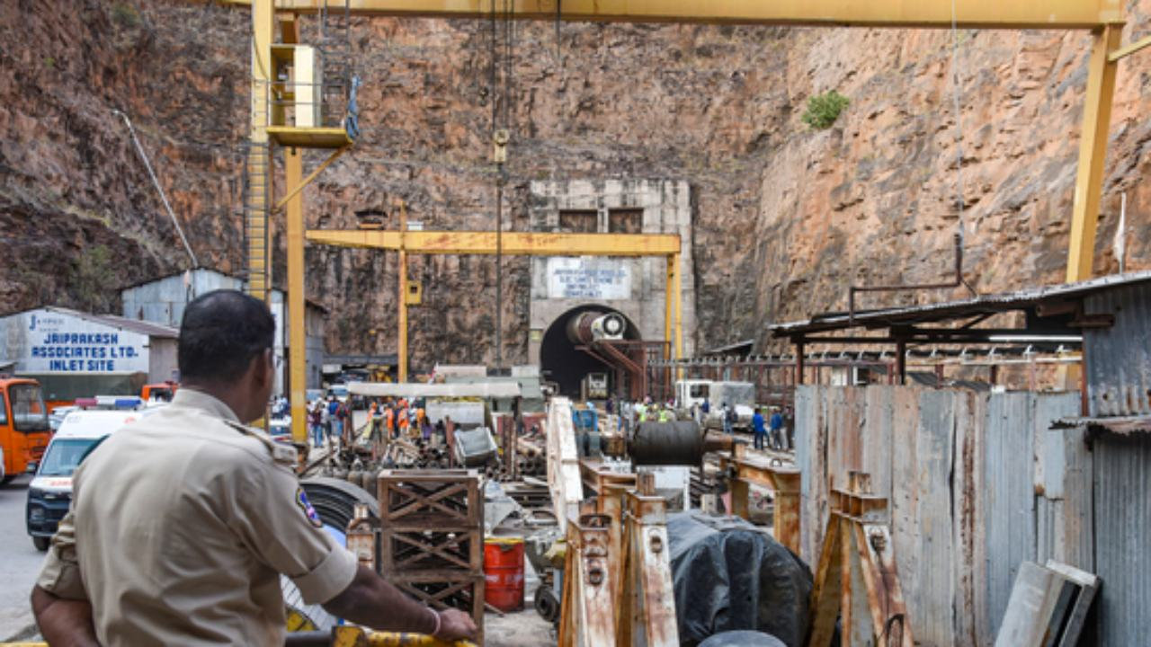 tunnel collapse in Telangana updates