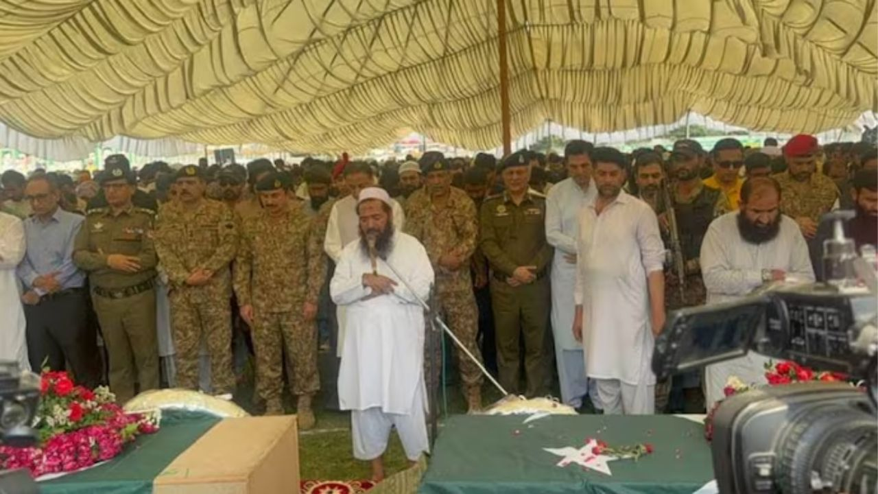 India releases names of Pak Army personnel