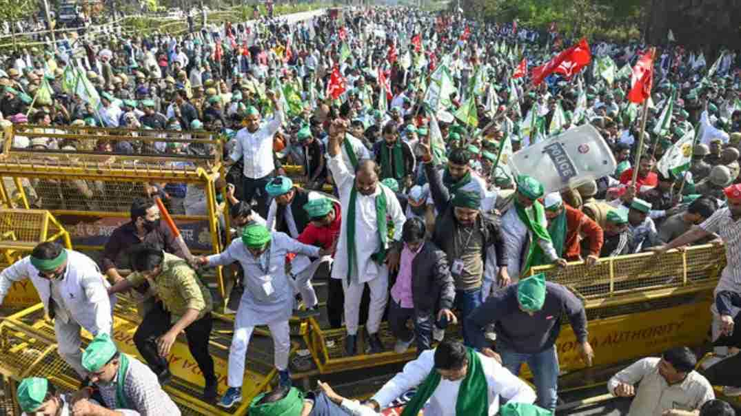 Farmers protesting : PTI