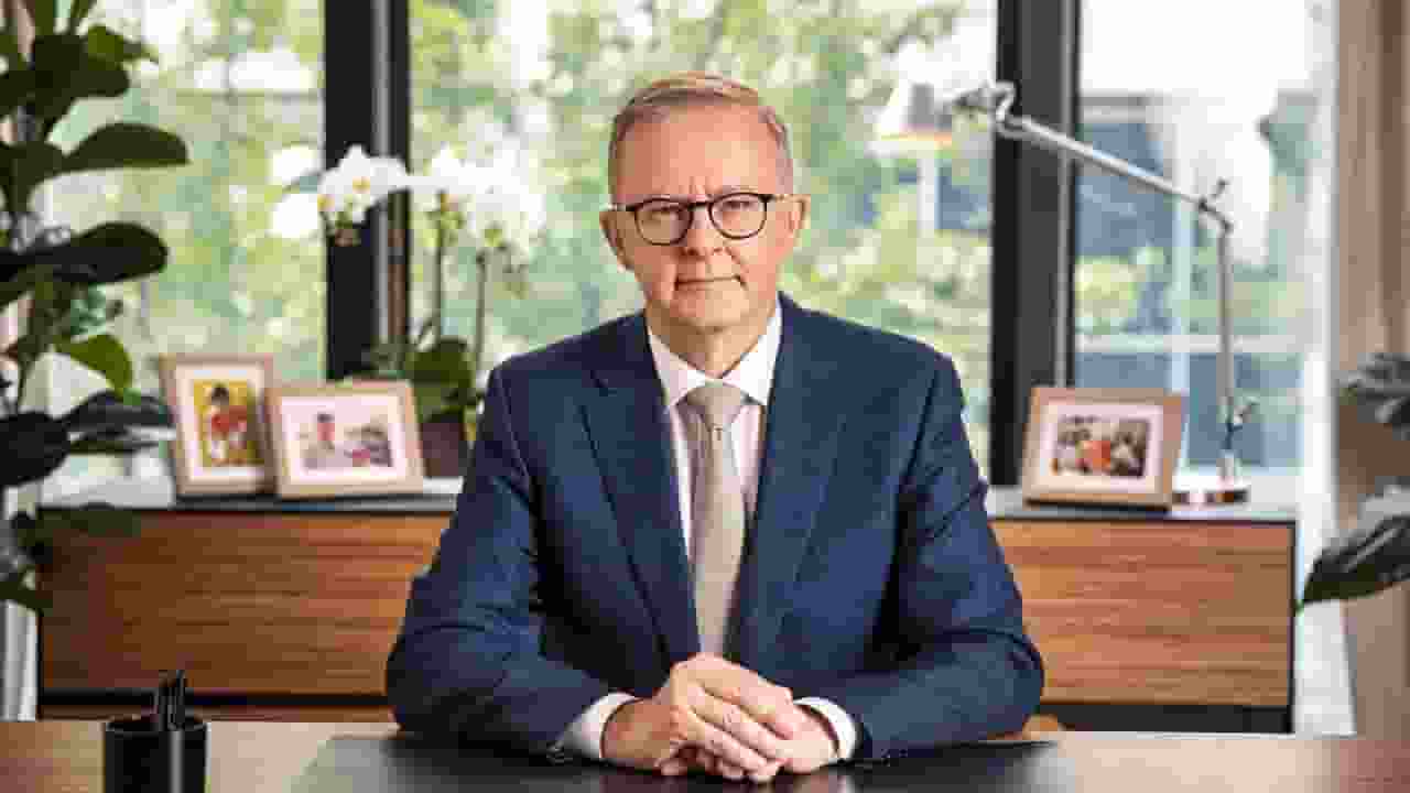 ऑस्ट्रेलिया का बच्चों के लिए सोशल मीडिया बैन, हर तरफ चर्चा में क्यों Australia Prime Minister Anthony Albanese image