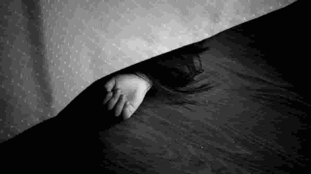 husband killed wife in paharganj hotel 