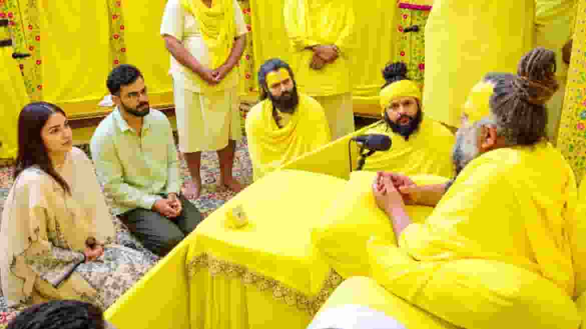 virat kohli in premanand maharaj aashram