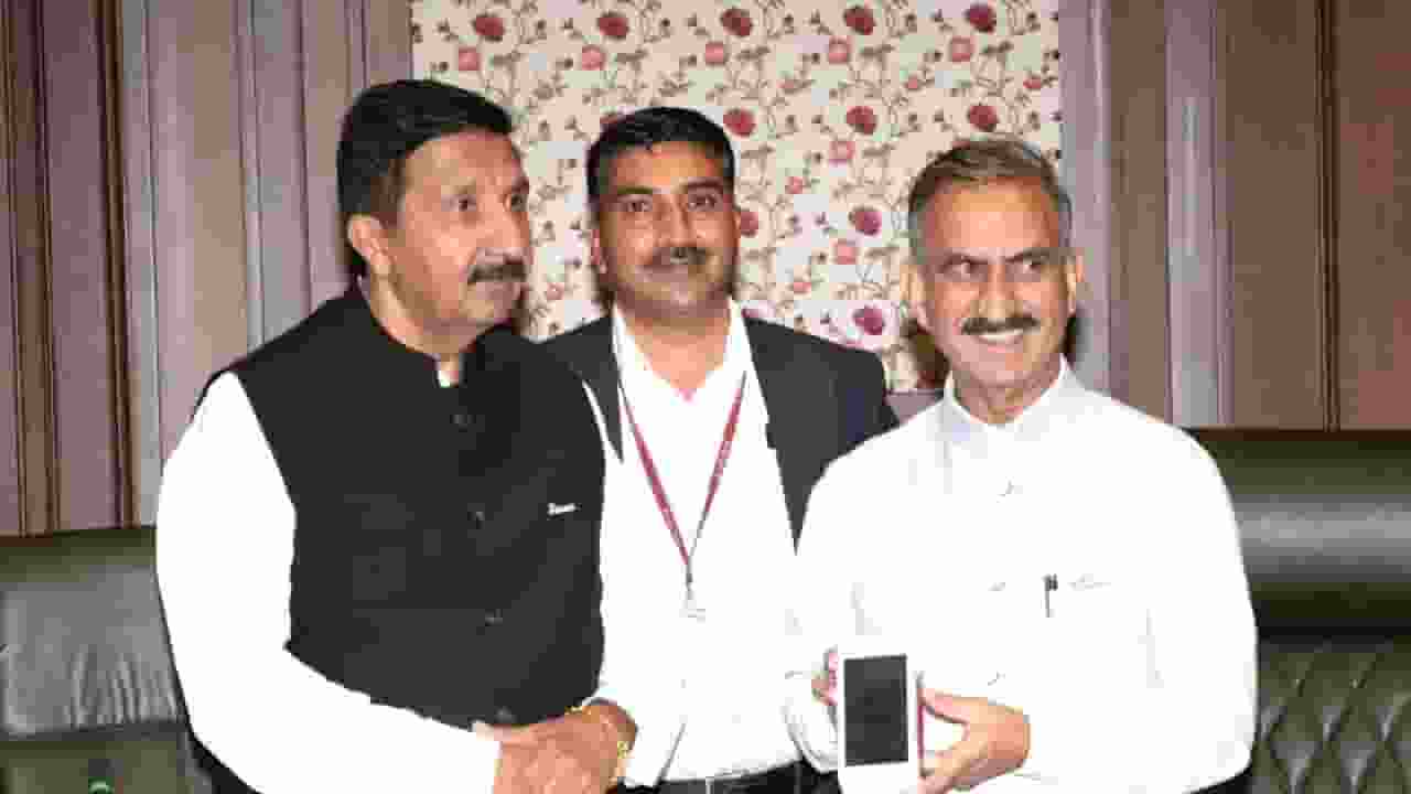 ‘चालान 2 पे’ पहल का शुभारंभ करते मुख्यमंत्री सुक्खू  और उप मुख्यमंत्री मुकेश अग्निहोत्री, Photo Credit-DPR Shimla 