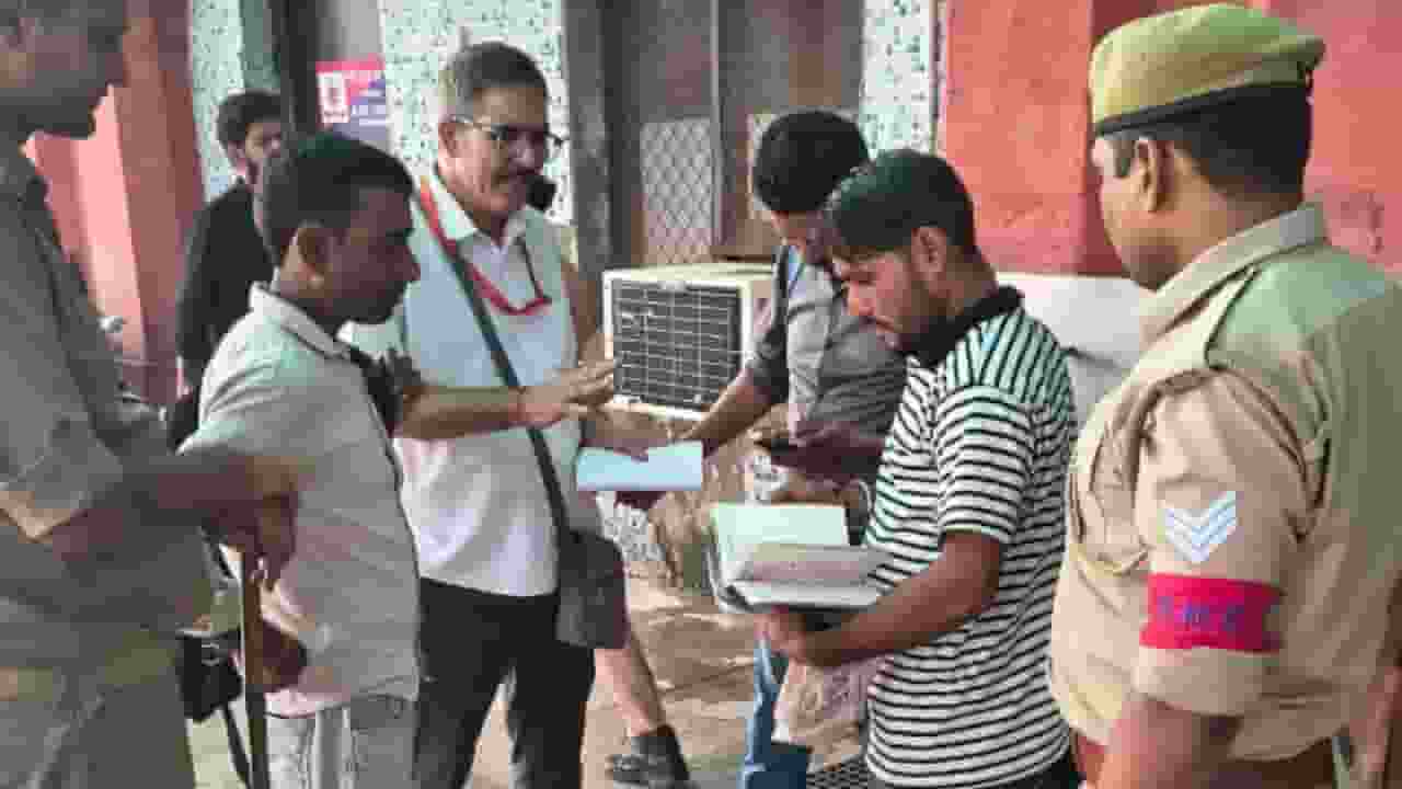 Ghaziabad station ticket checking