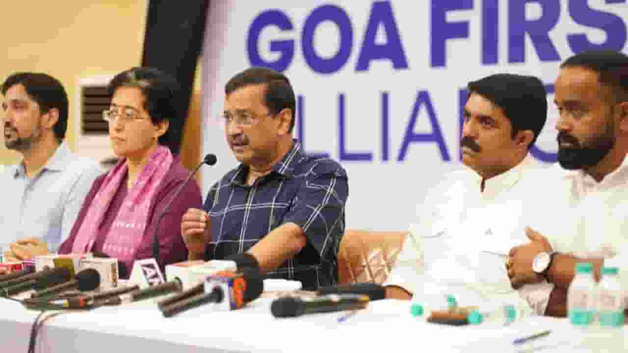 vijay sardesari and arvind kejriwal