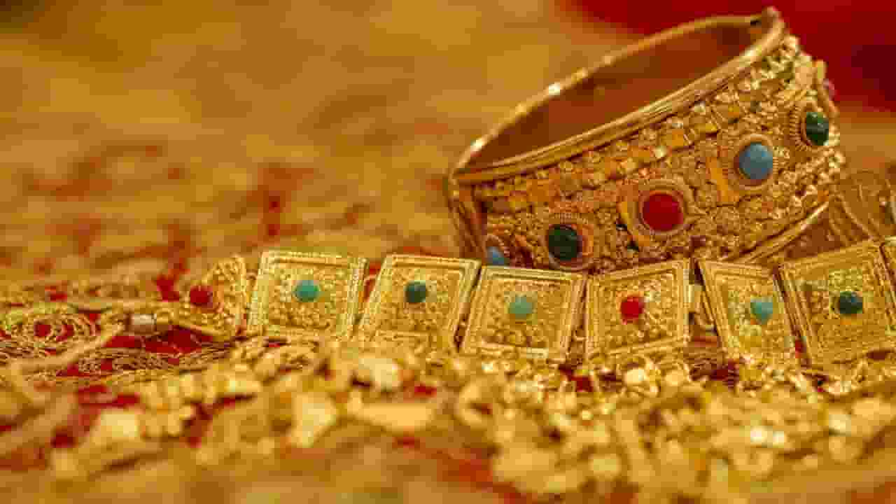 Image of Gold jewellery