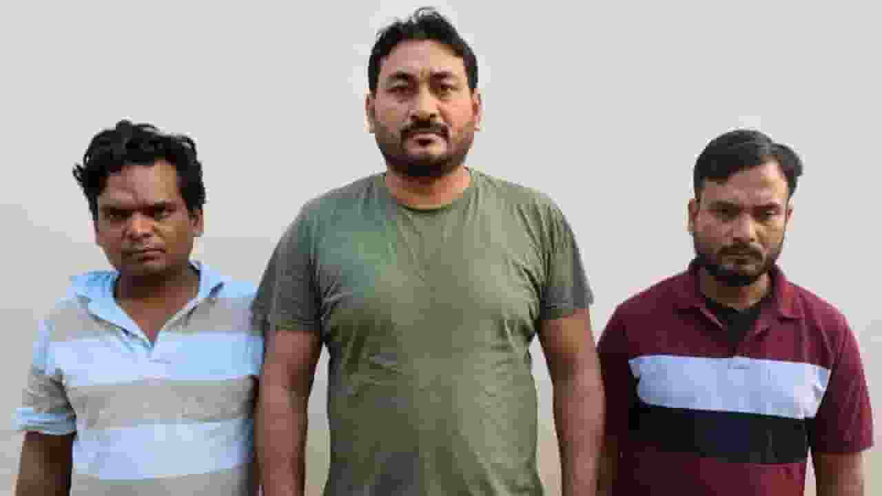  accused are Amit, Ashutosh, and Ankesh.