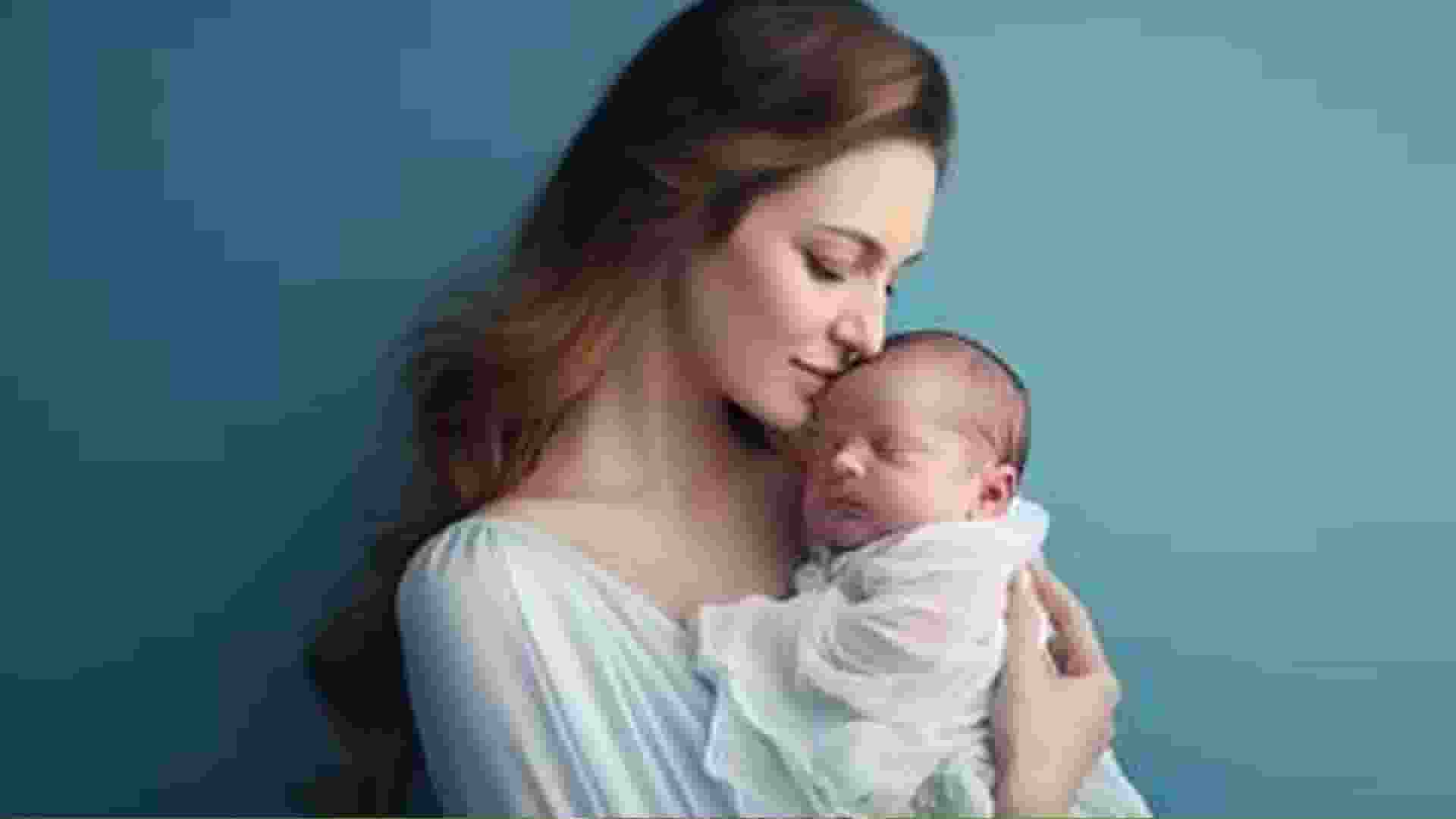 IVF में हो गई भारी गड़बड़, महिला ने किसी ओर के बच्चे को दे दिया जन्म women with child