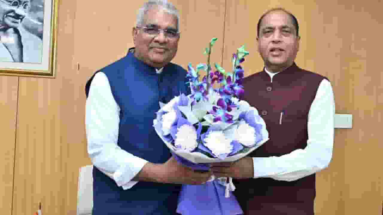 केंद्रीय मंत्री भूपेन्द्र से मुलाक़ात करते नेता प्रतिपक्ष जयराम ठाकुर, Pic Credit-HP BJP