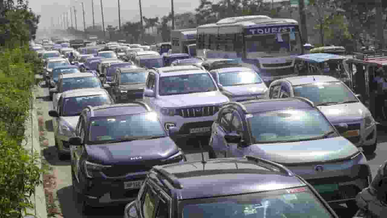 traffic jam in noida