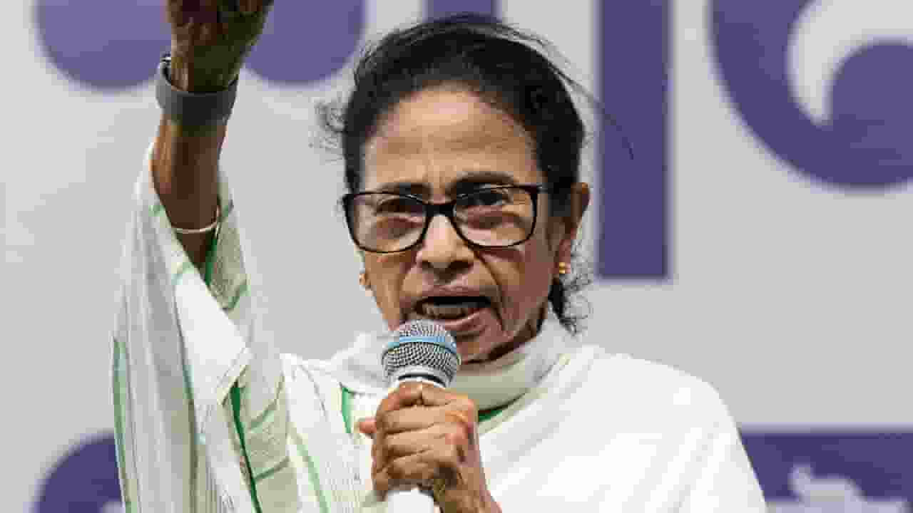 Mamata Banerjee attacks PM modi on Jhalmuri
