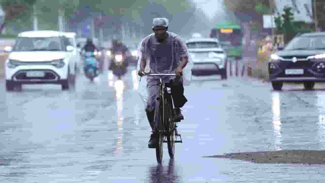 Delhi weather report today
