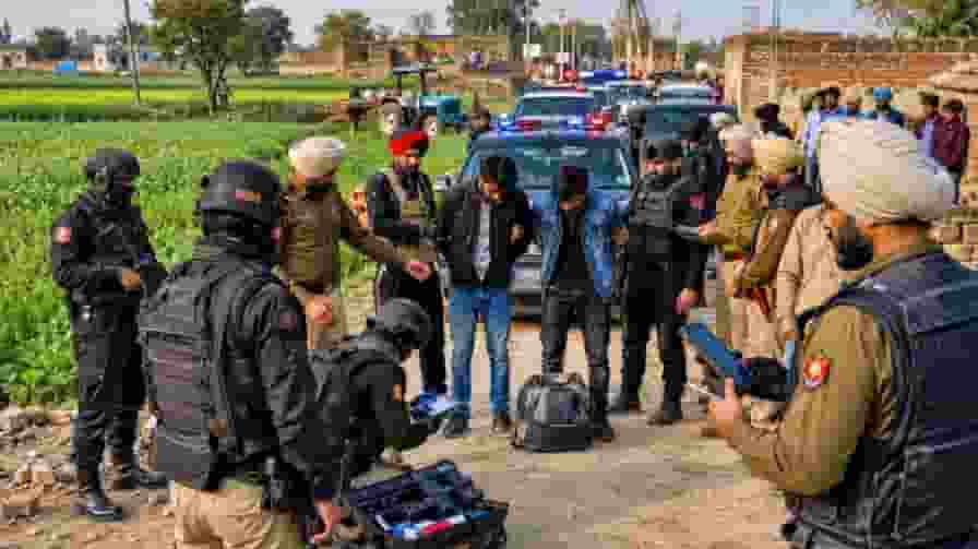 representative image of Police arrest scene