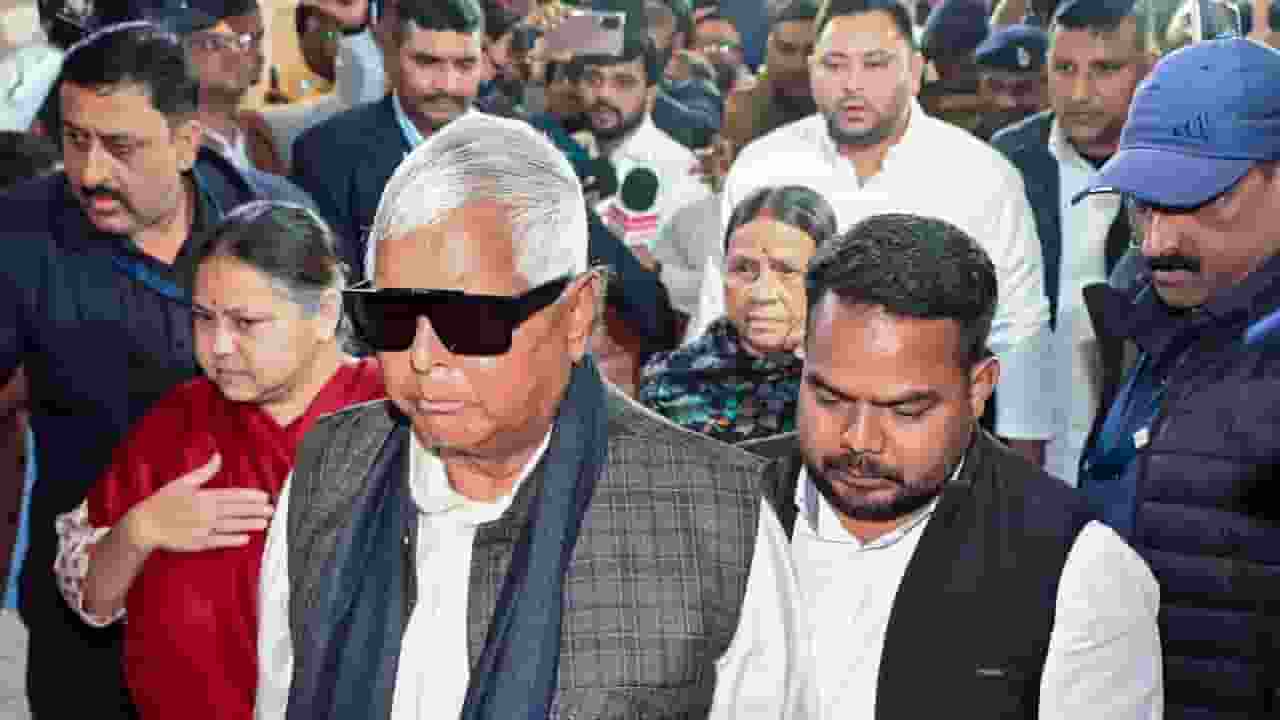 Bihar Government remove Lalu and Rabri Z+ securty