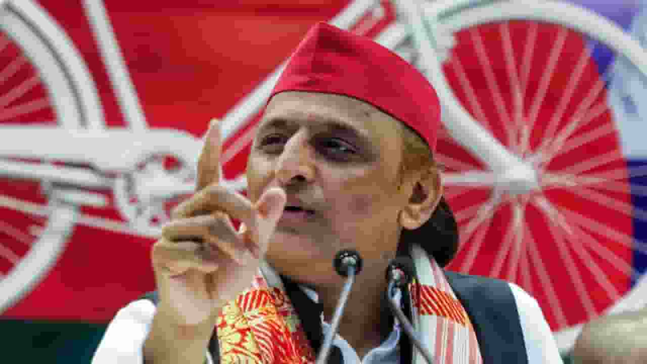 Akhilesh Yadav support Mohan Yadav