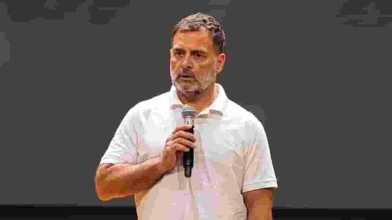 Rahul Gandhi demand remove Amit Shah