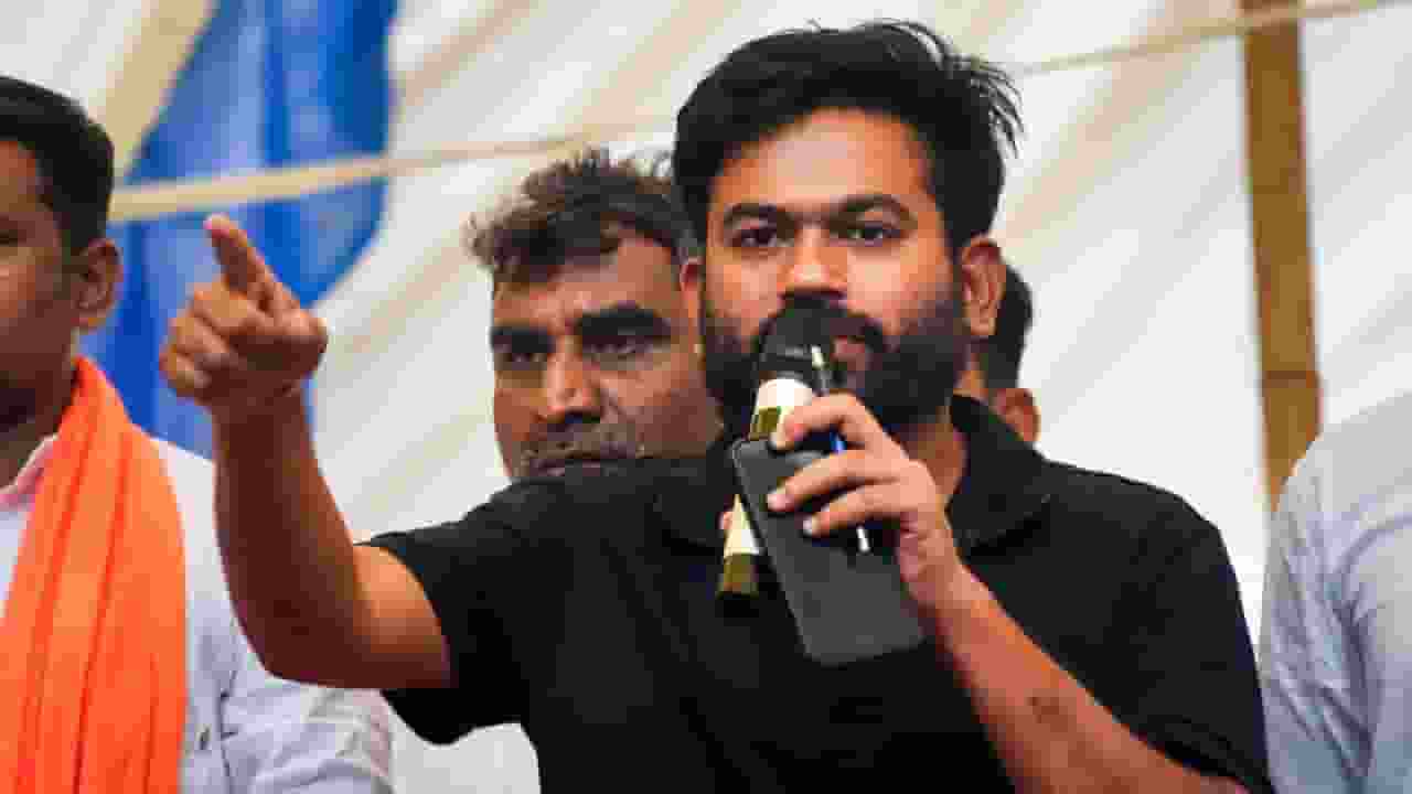 Abhijeet Dipke echoes Rahul Gandhi demand of Amit Shah resign