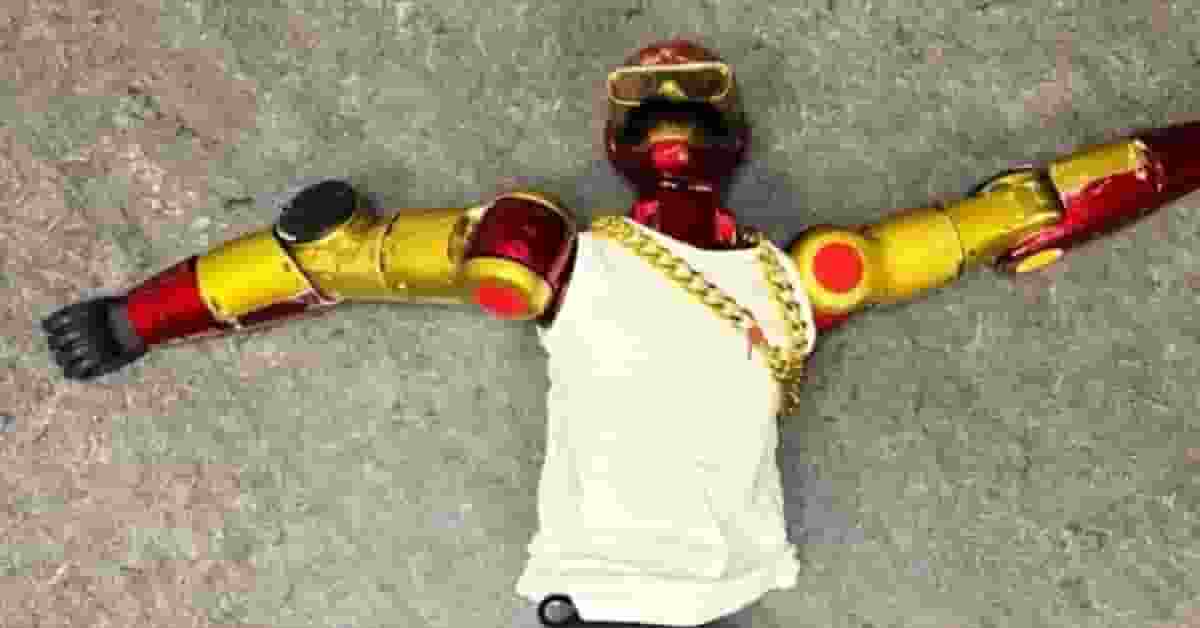 Accused robot रोबोट