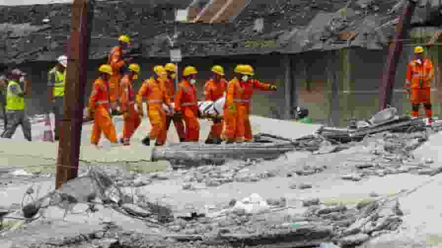 Kolkata warehouse collapsed 