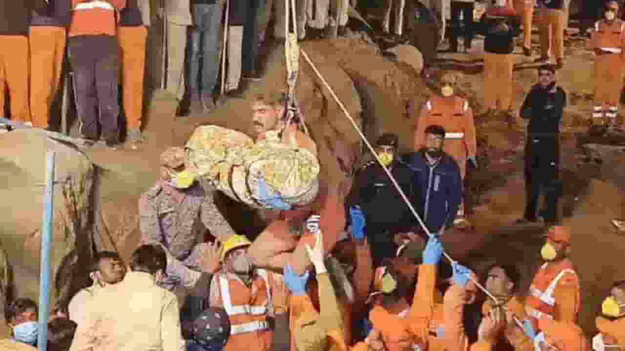 Kotputli borewell rescue