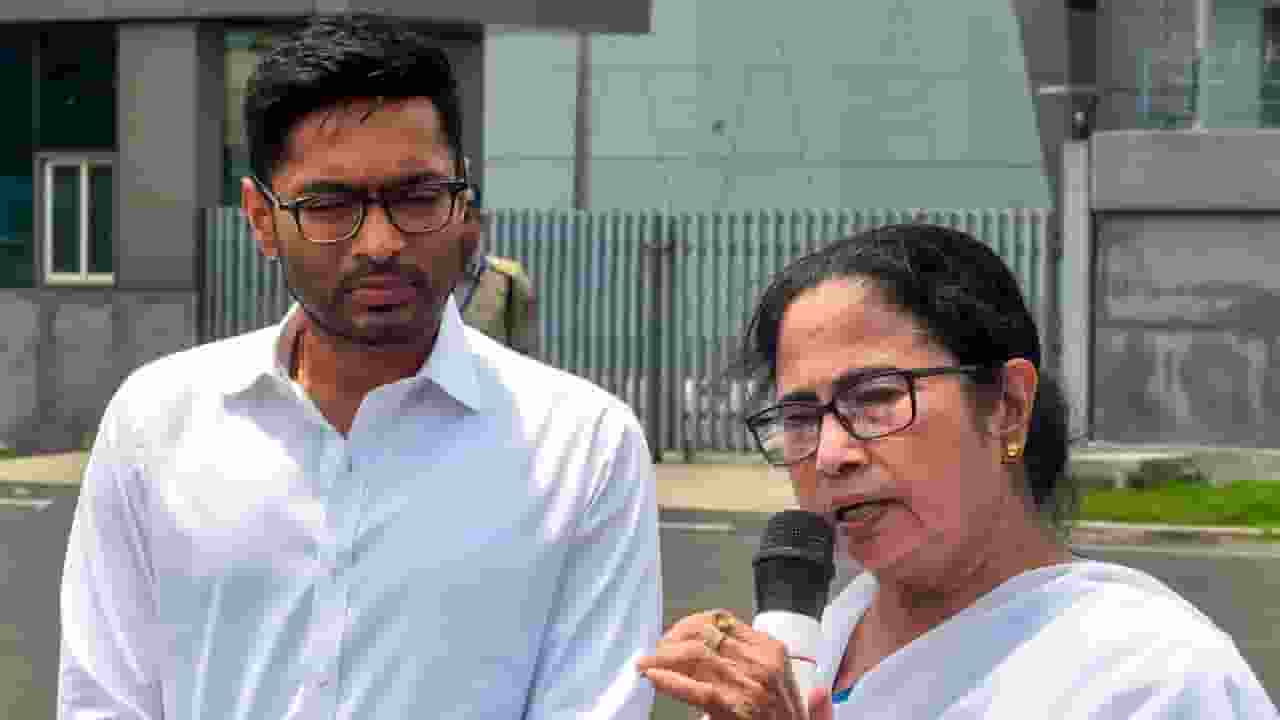 abhishek banerjee and mamata banerjee