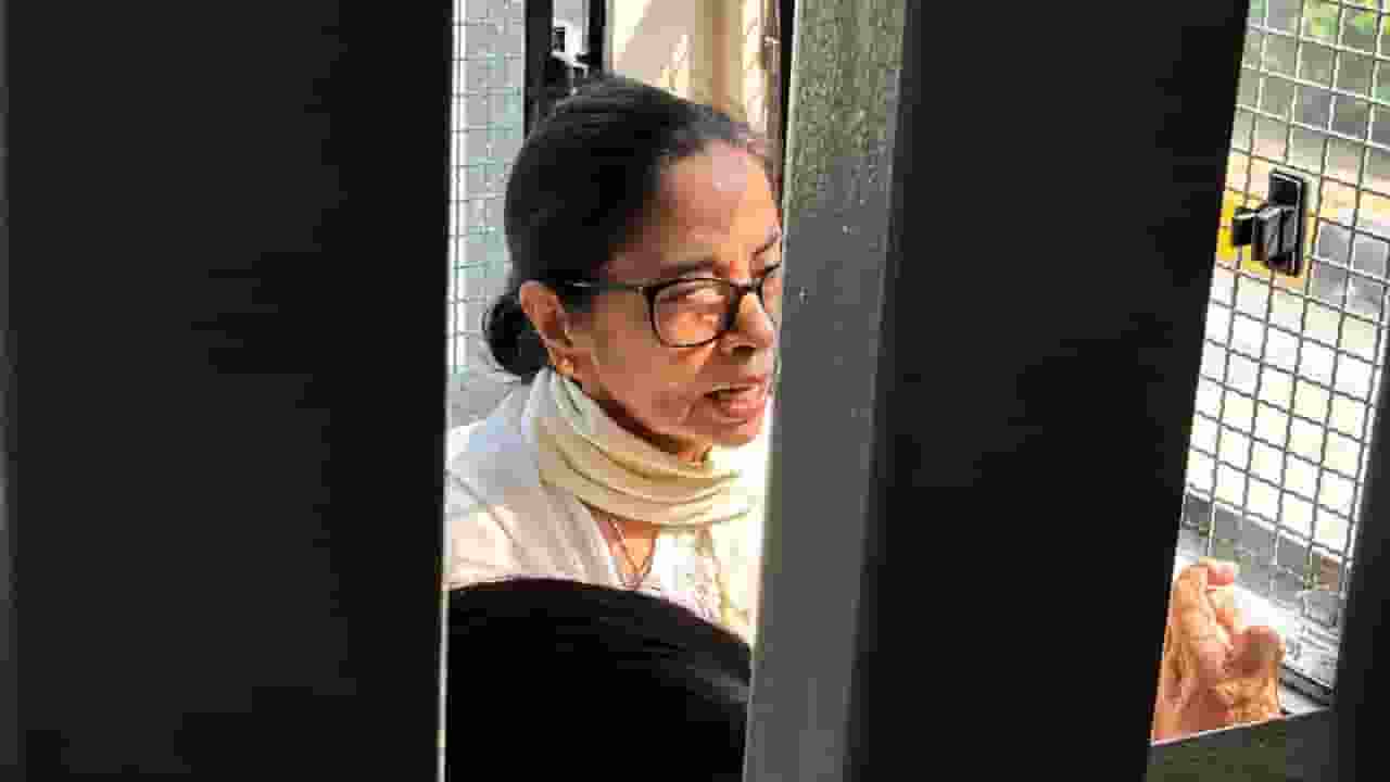 Mamata Banerjee Detained PTI 