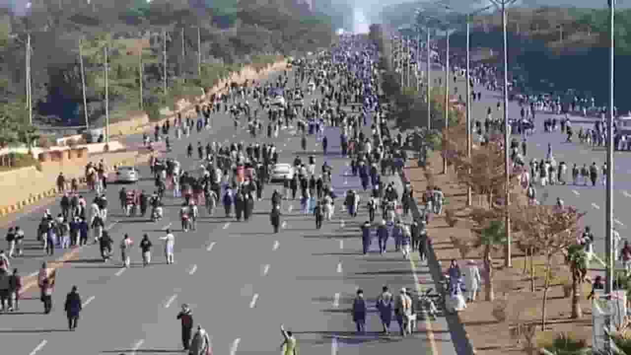 imran khan pti workers protest