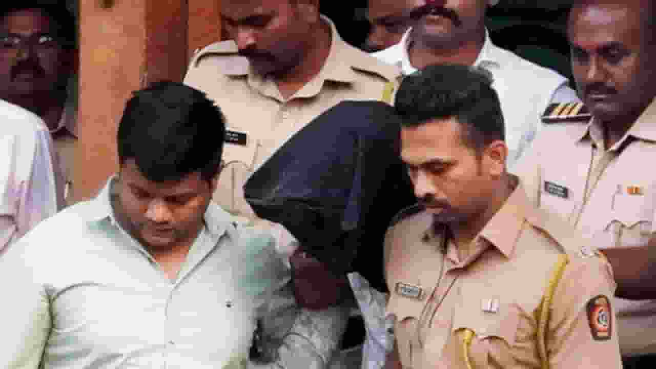 Pune Rape case accused with police Photo Credit: PTI